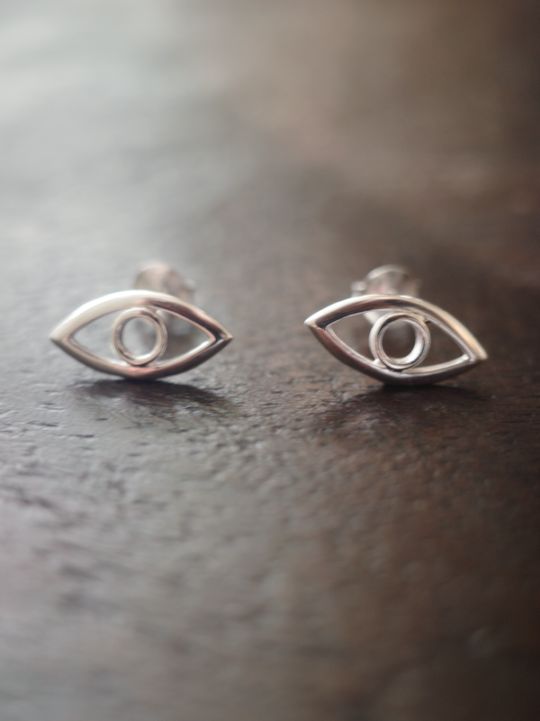 THIRD EYES PIERCE