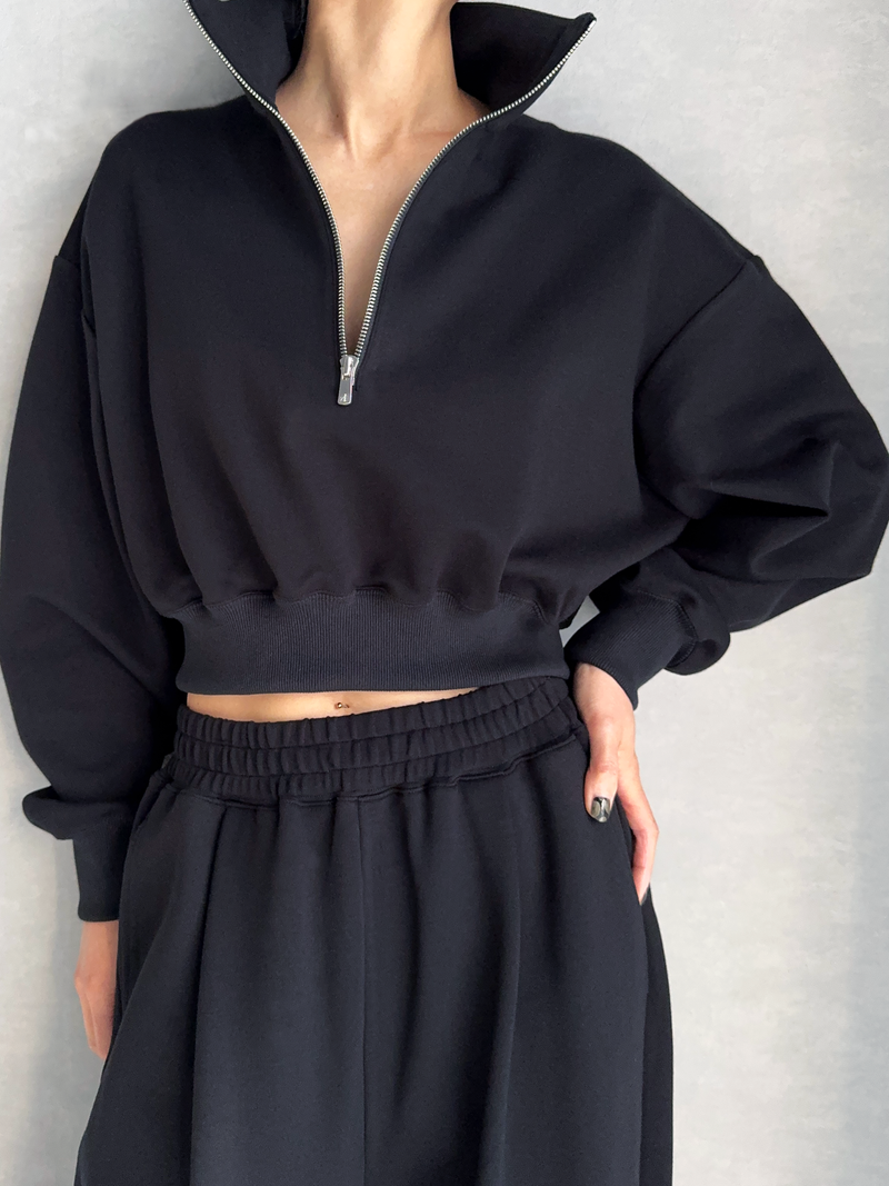 HALF ZIP TOP