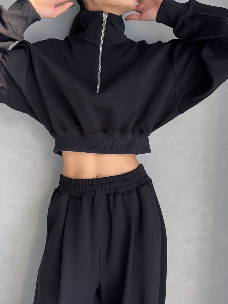HALF ZIP TOP