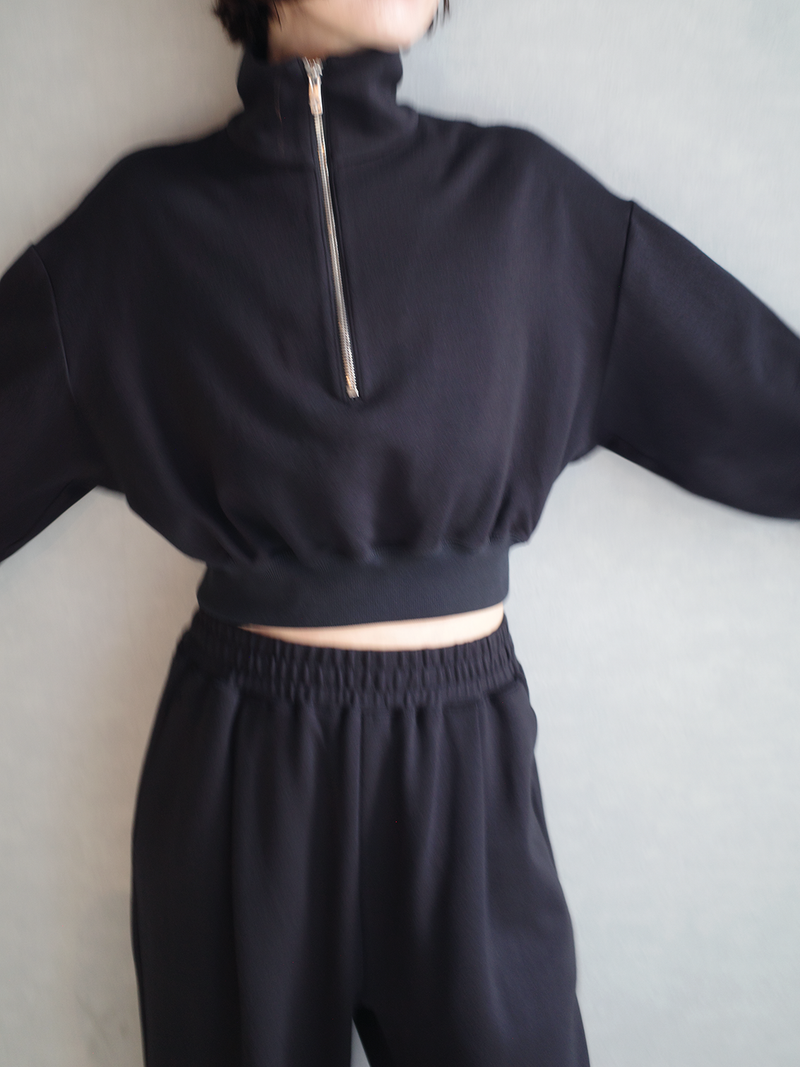HALF ZIP TOP
