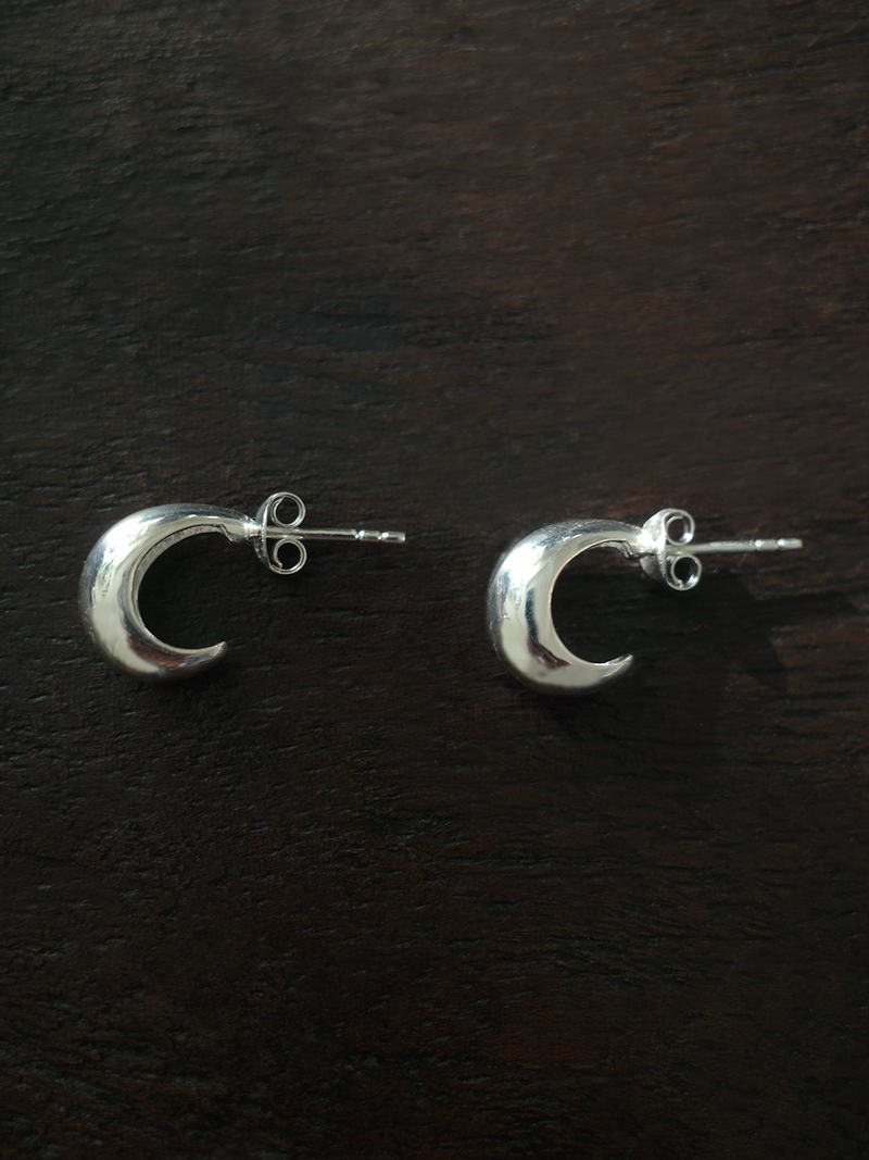 HALF MOON PIERCE