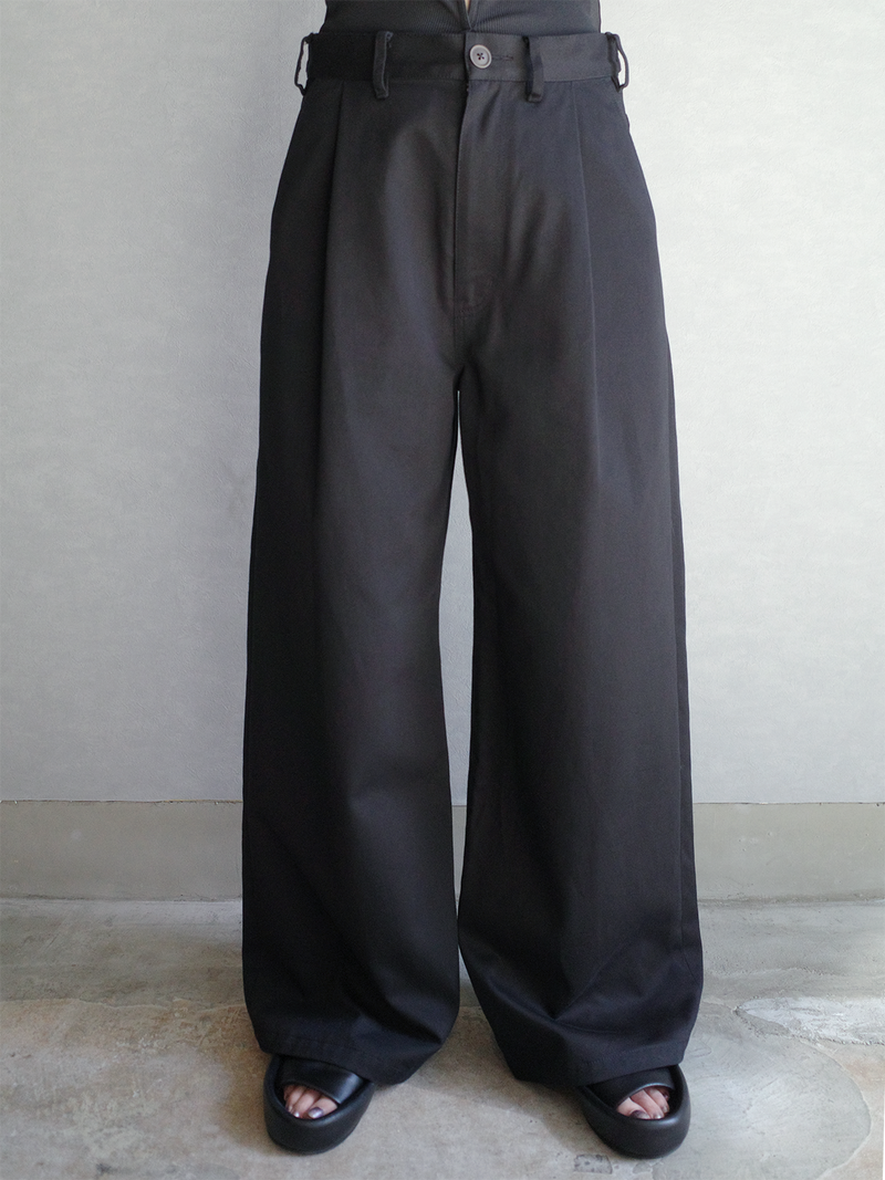 ワイドレッグパンツ