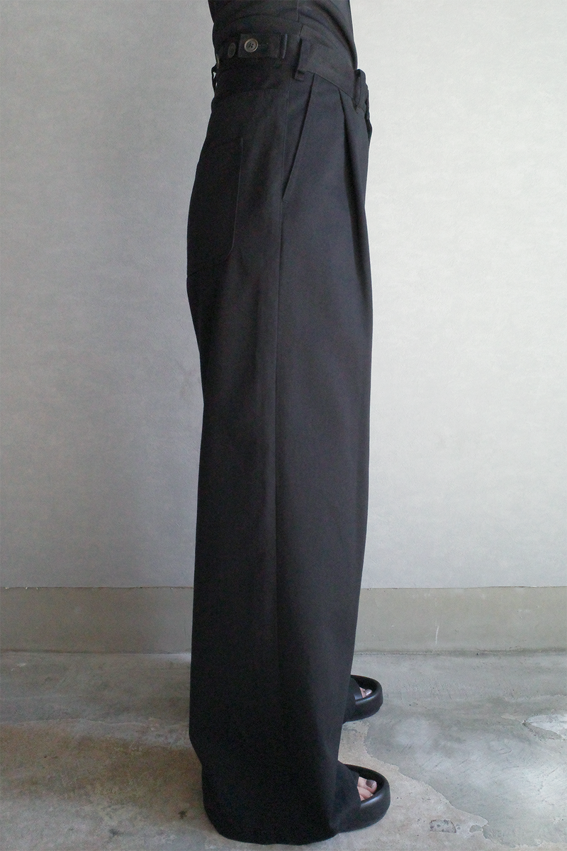 ワイドレッグパンツ