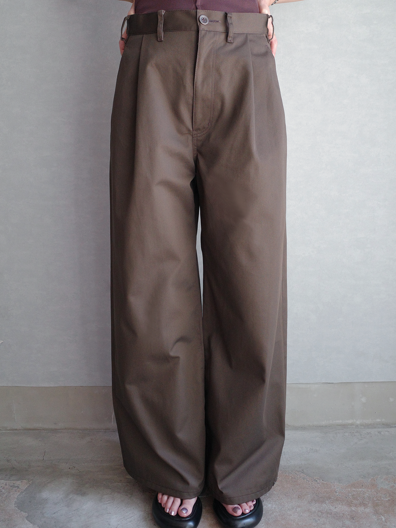 ワイドレッグパンツ
