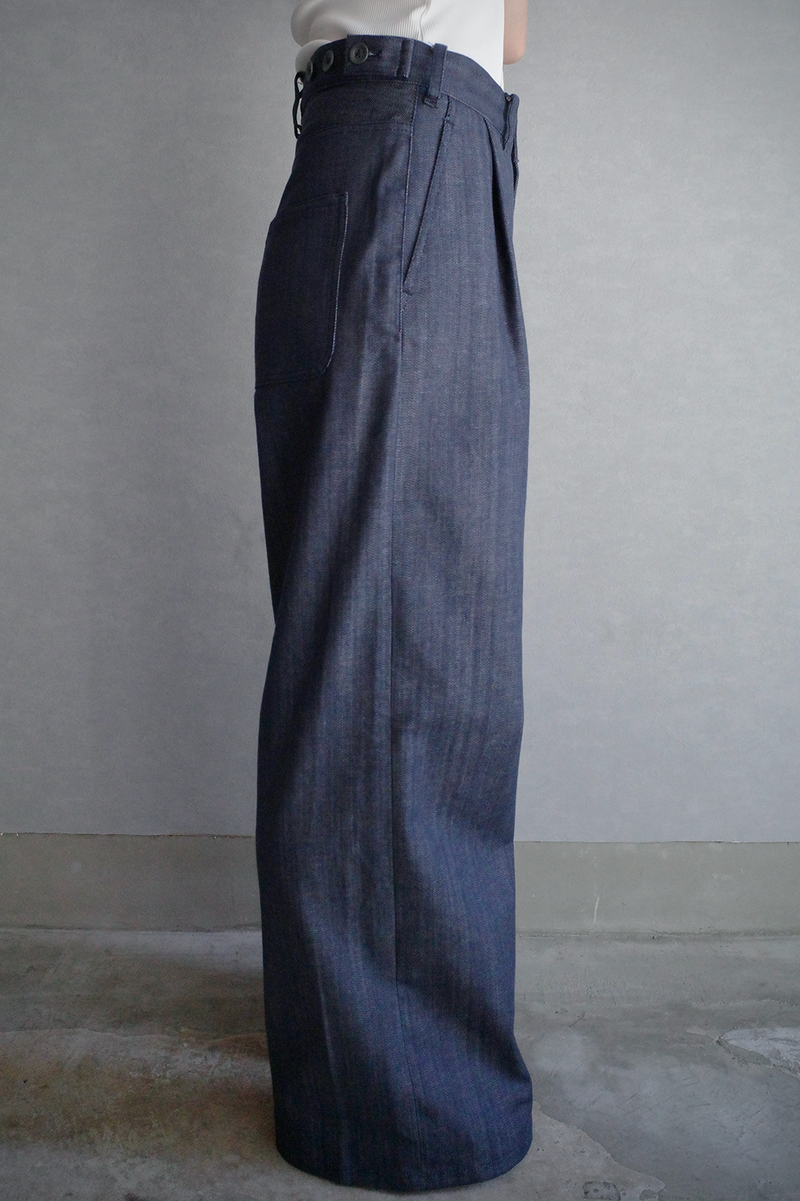 ワイドレッグパンツ